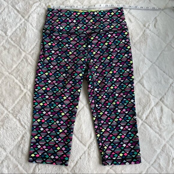 Victoria's Secret VSX Sport | Knockout Crop in Aztec Logo Print | Size Small - Picture 8 of 11